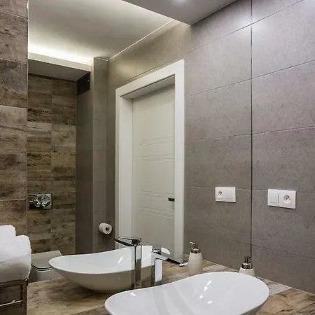 Center Zelazna, Next To Warsaw's Business District & Fabryka Norblina, By Warsawskyline Apartamento *